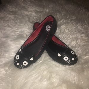 Black kitty flats NWOT